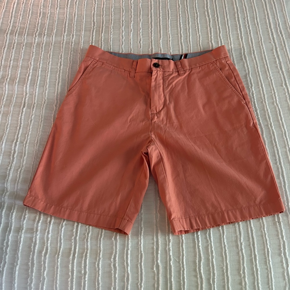 FREE TEE/“NEW” TOMMY HILFIGER SHORTS